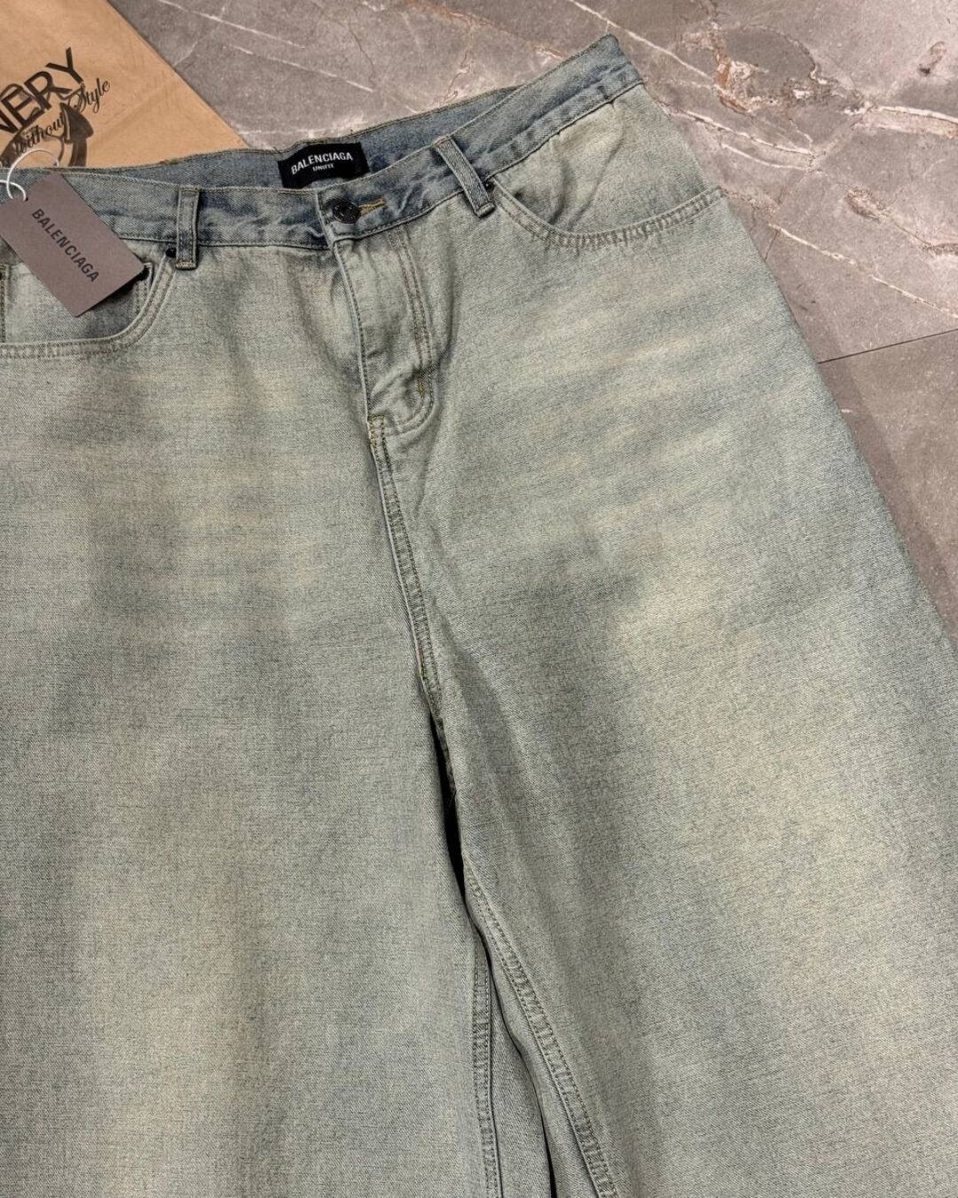 Джинсы Balenciaga