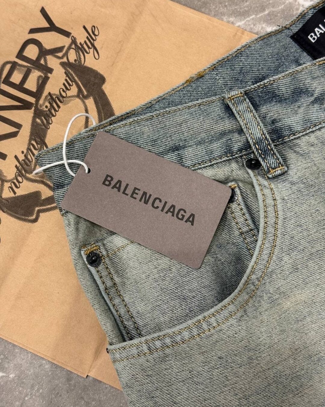 Джинсы Balenciaga