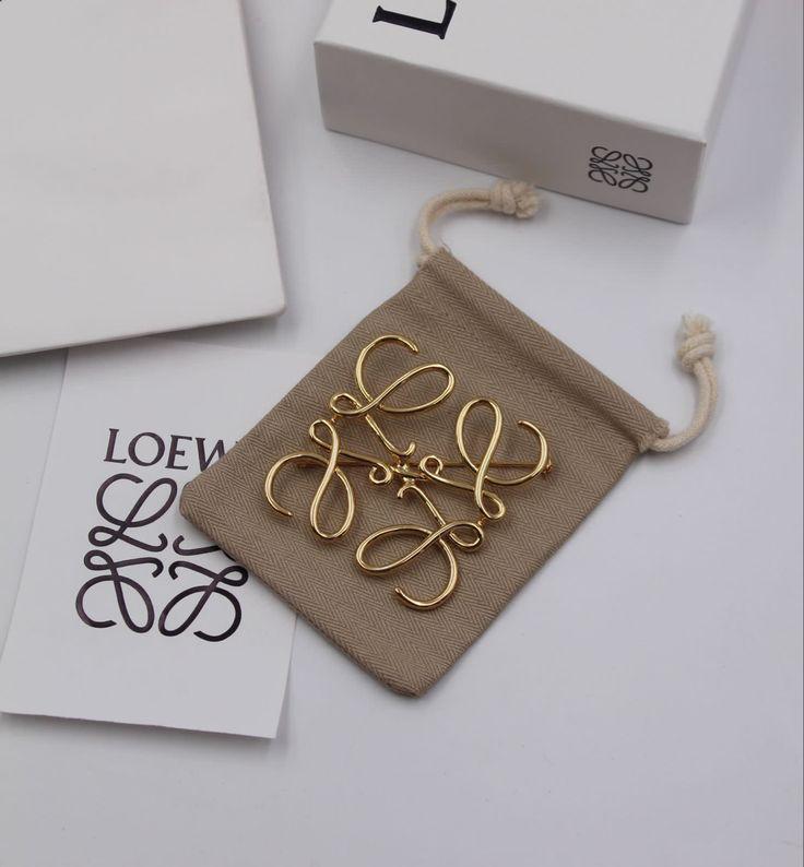 Брошь Loewe