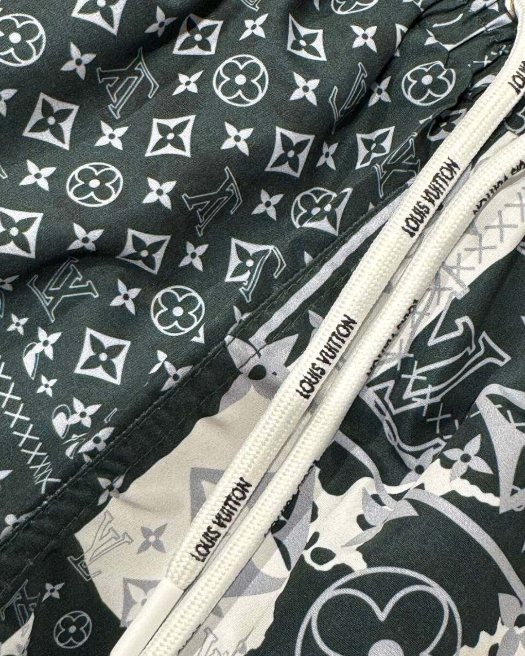 Шорты Louis Vuitton