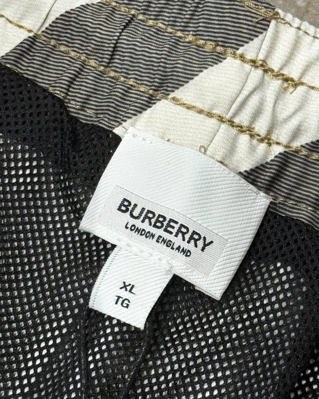 Шорты Burberry