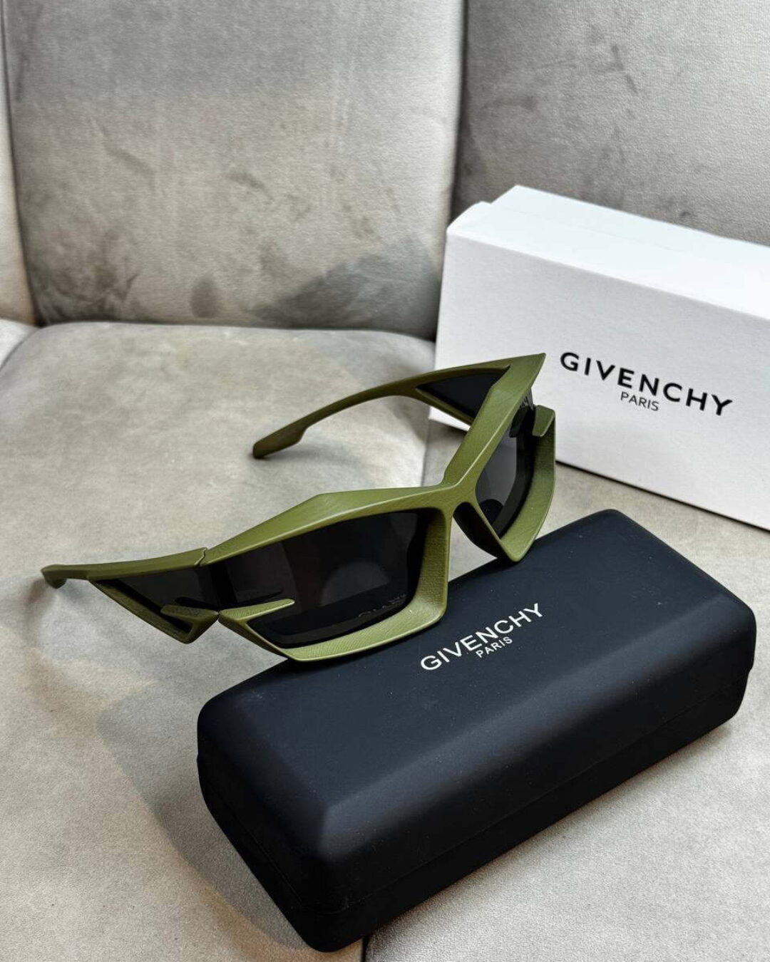 Очки Givenchy