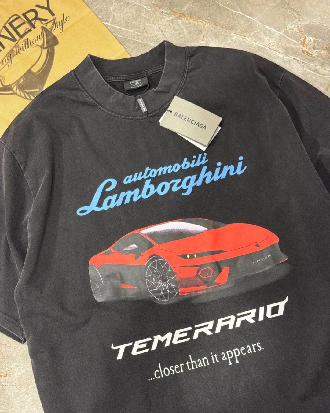 Футболка Balenciaga