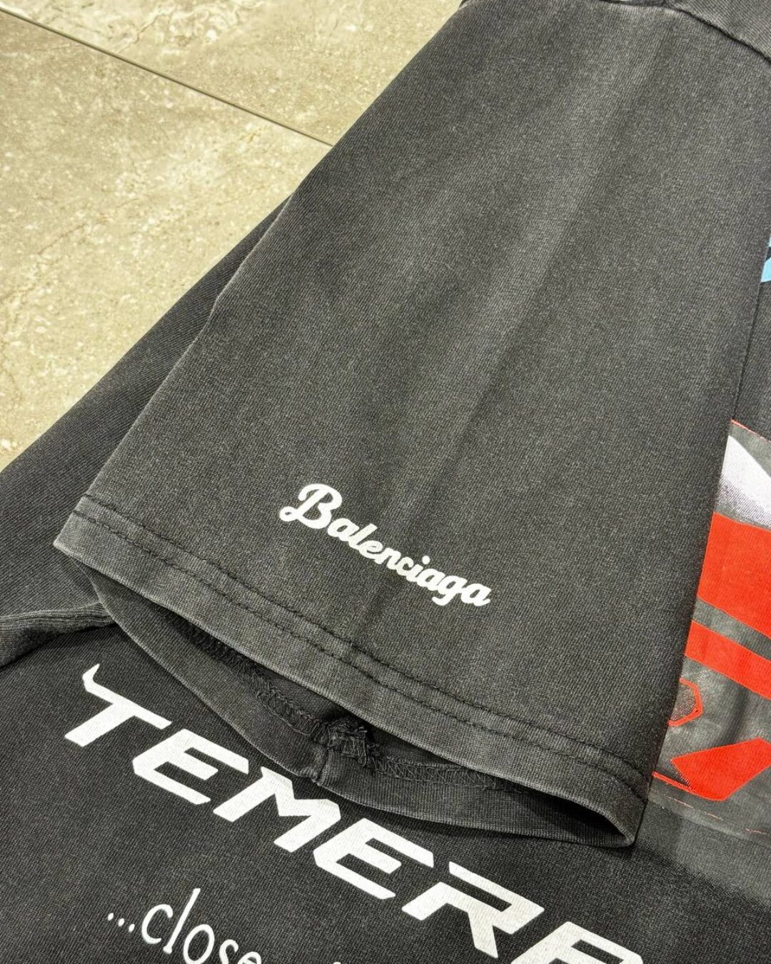 Футболка Balenciaga