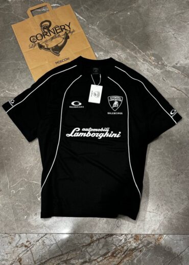 Футболка Balenciaga