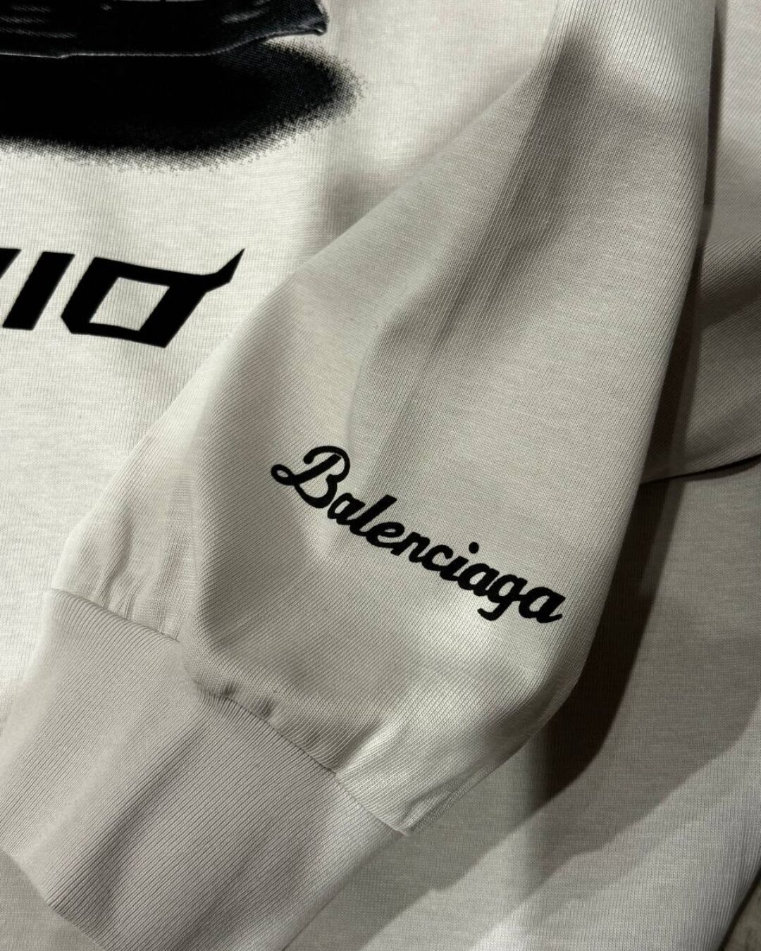 Кофта Balenciaga