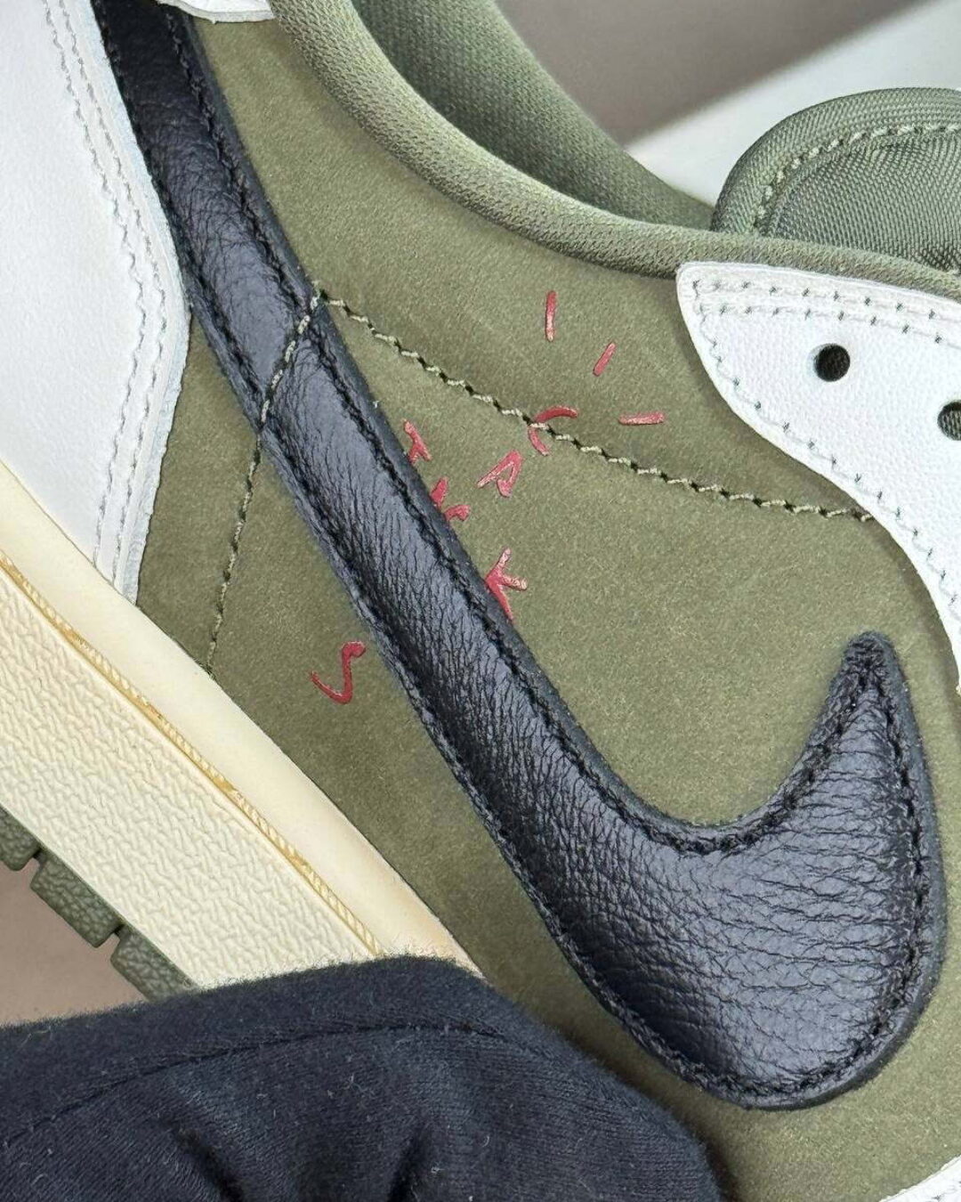 Кеды Travis Scott x Air Jordan 1 Retro Low OG SP Medium Olive