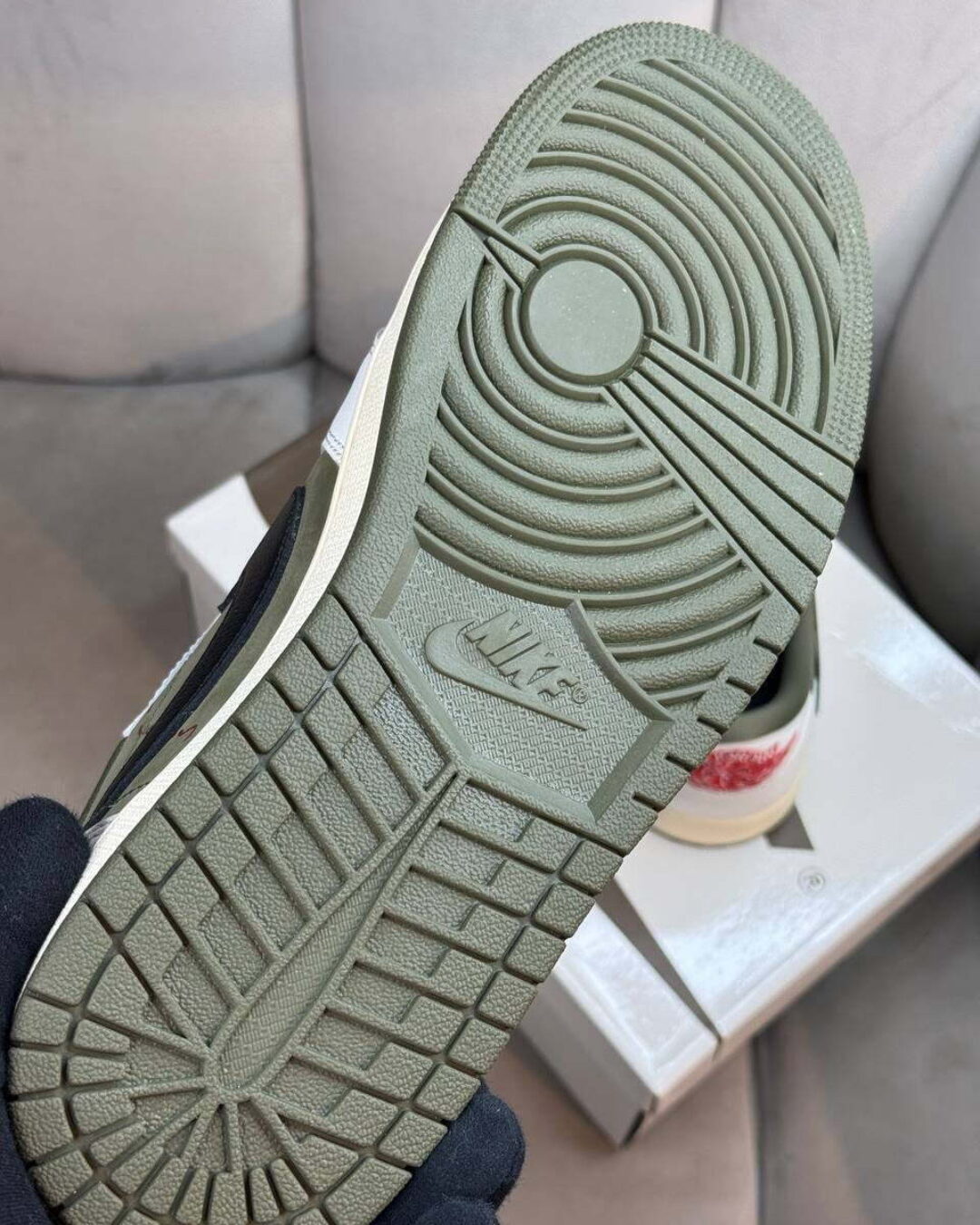 Кеды Travis Scott x Air Jordan 1 Retro Low OG SP Medium Olive