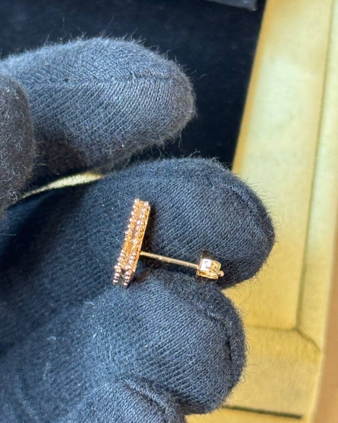 Серьги Van Cleef & Arpels Vintage Alhambra (Gold/White)