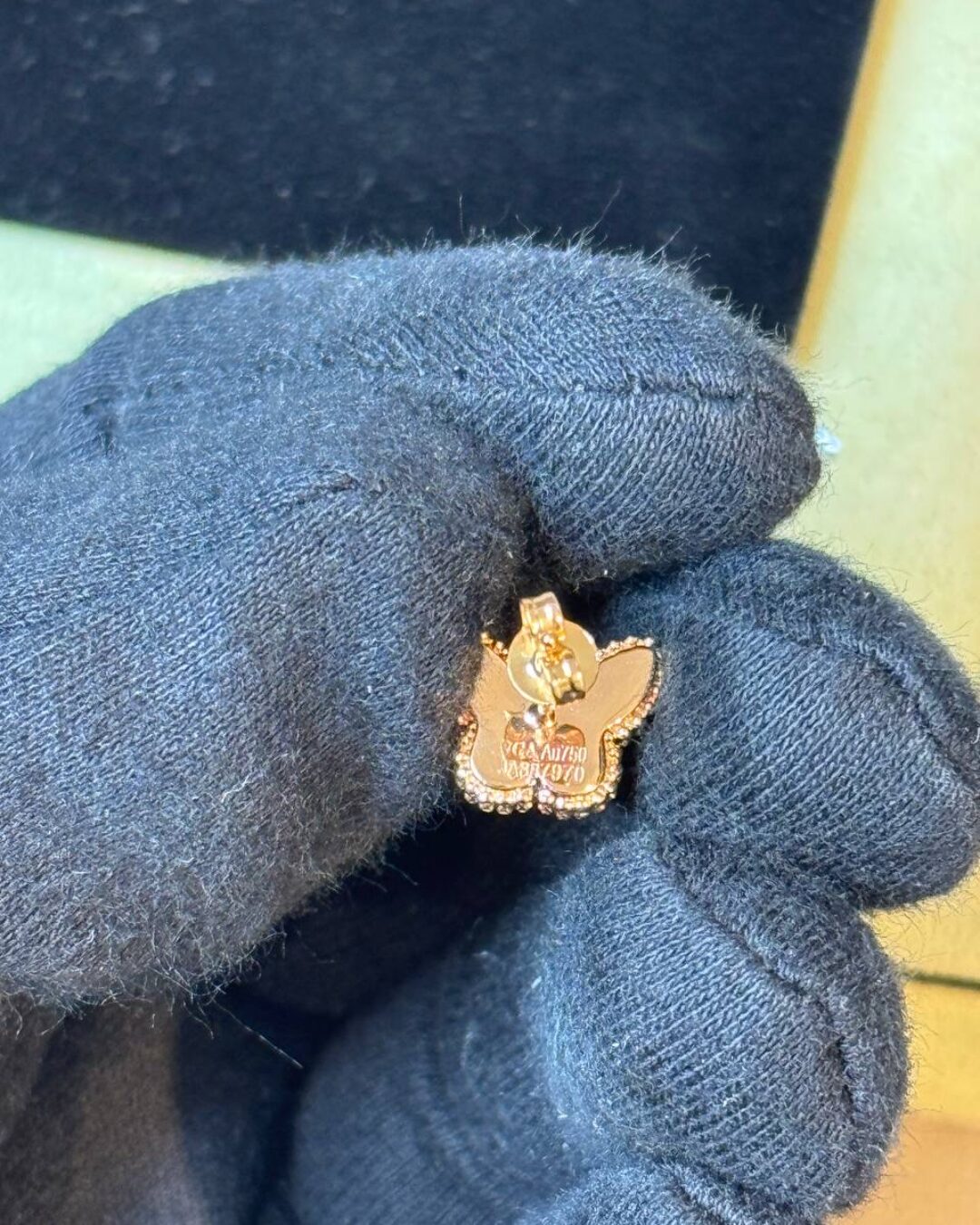 Серьги Van Cleef & Arpels Vintage Alhambra (Gold/White)
