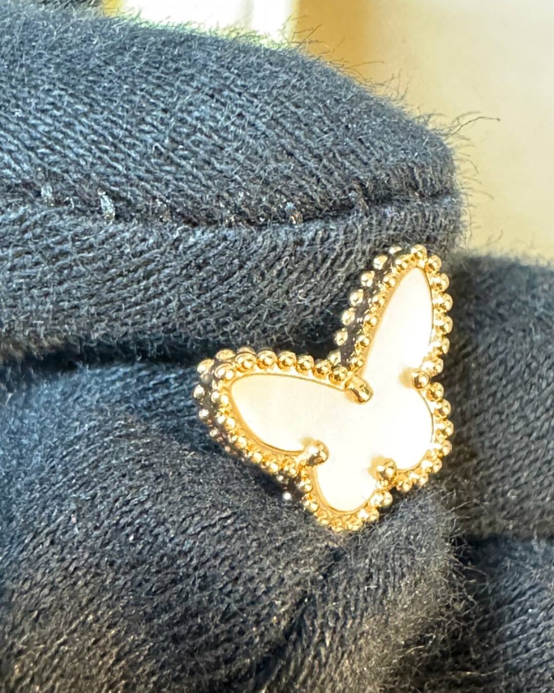 Серьги Van Cleef & Arpels Vintage Alhambra (Gold/White)
