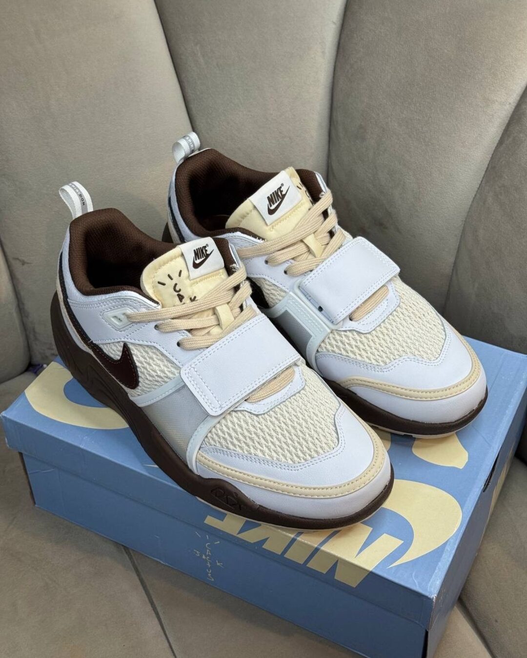 Кроссовки Nike x Travis Scott Zoom Field Jaxx