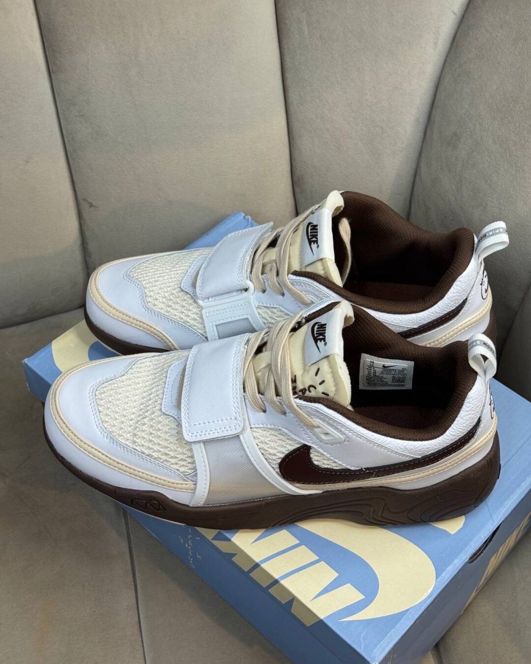 Кроссовки Nike x Travis Scott Zoom Field Jaxx