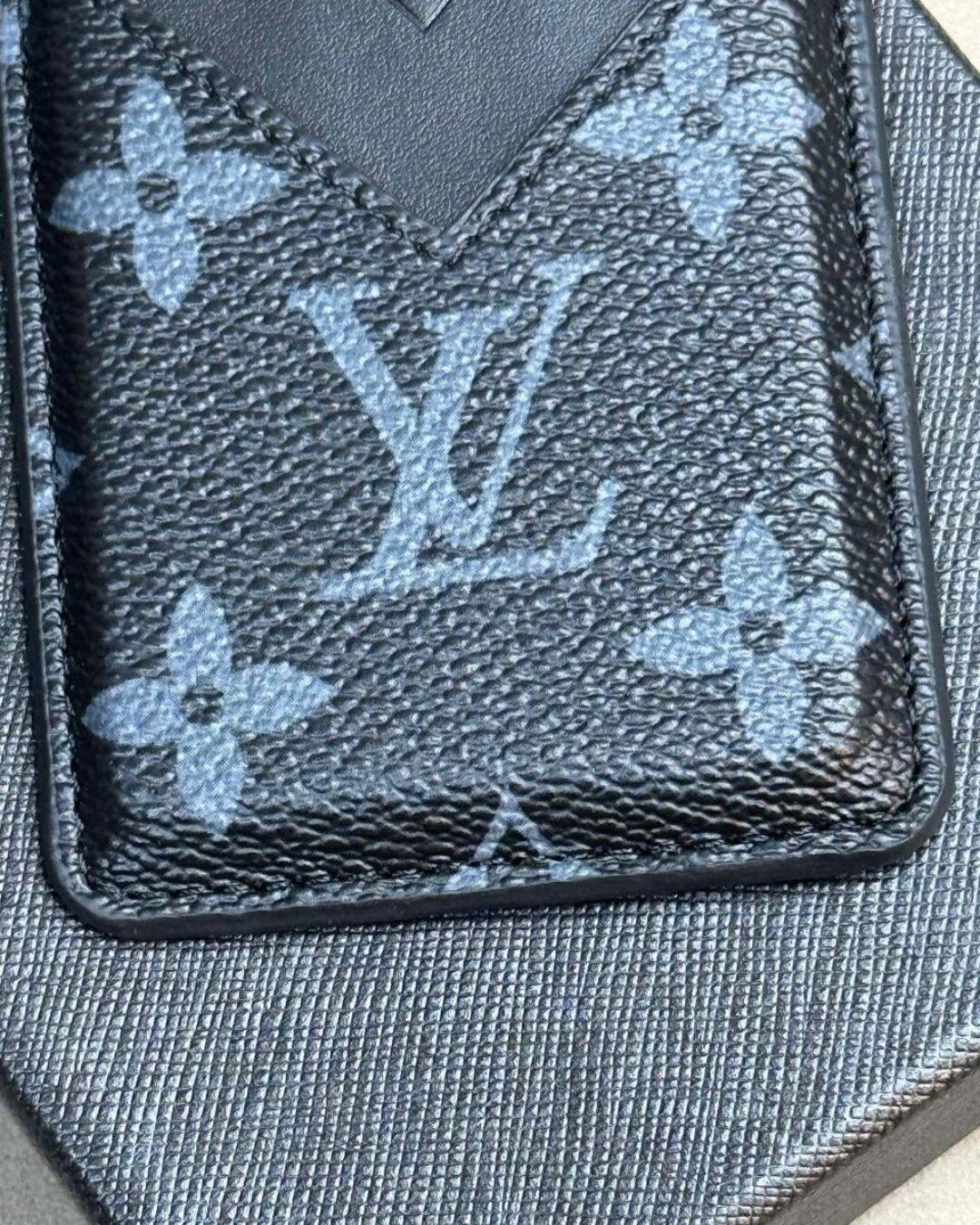 Картхолдер Louis Vuitton (Magsafe)