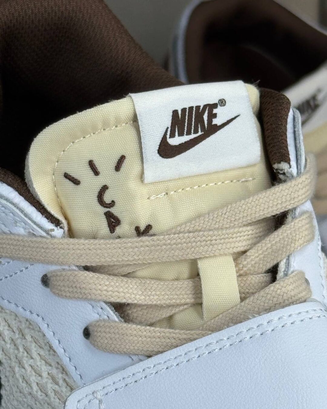 Кроссовки Nike x Travis Scott Zoom Field Jaxx