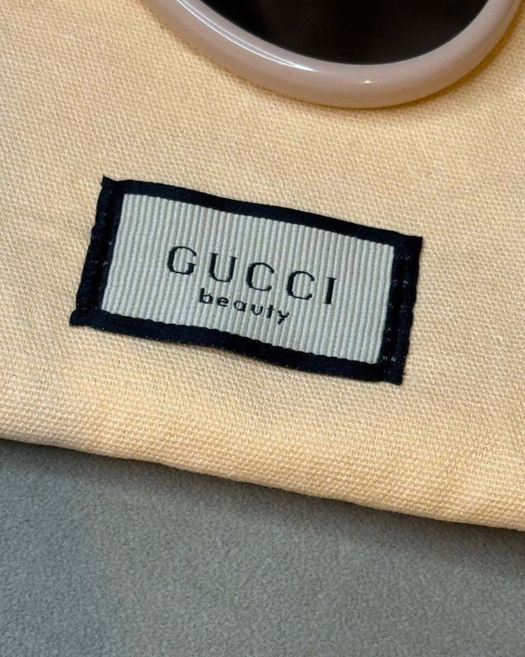 Зеркальце Gucci