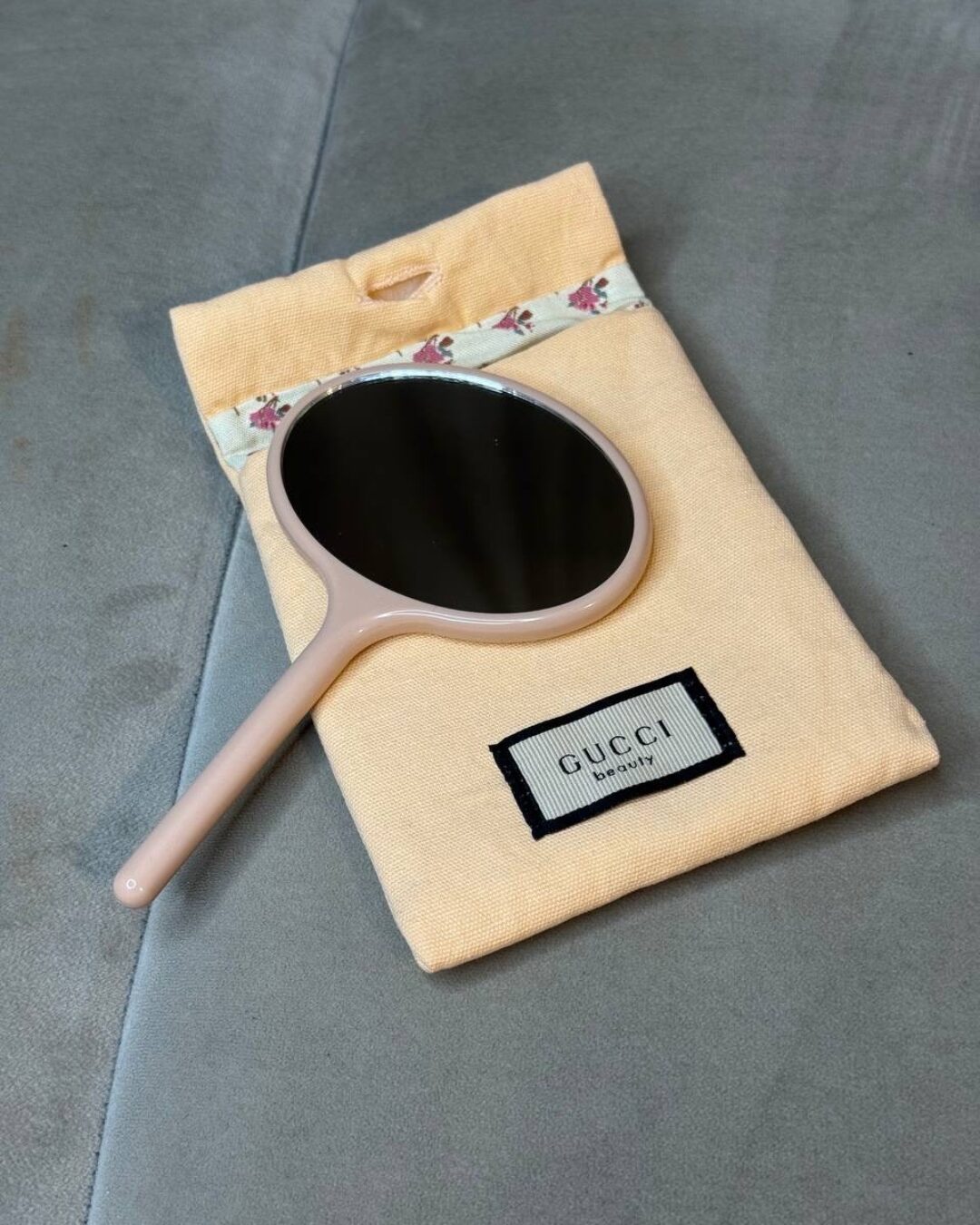 Зеркальце Gucci