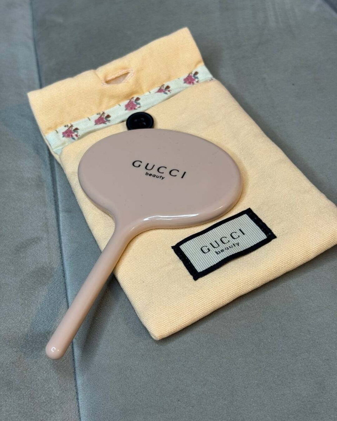 Зеркальце Gucci