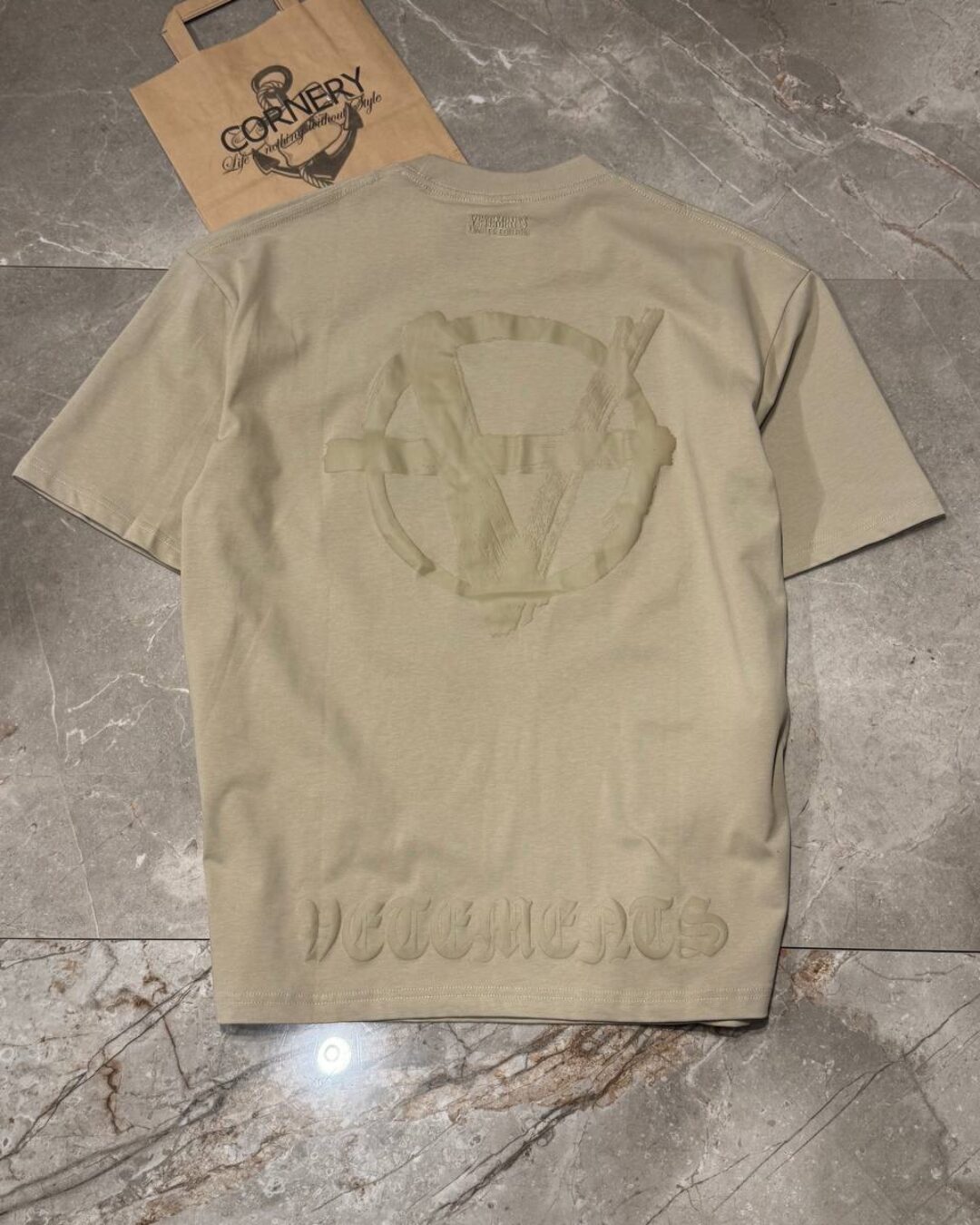 Футболка Vetements Anarchy