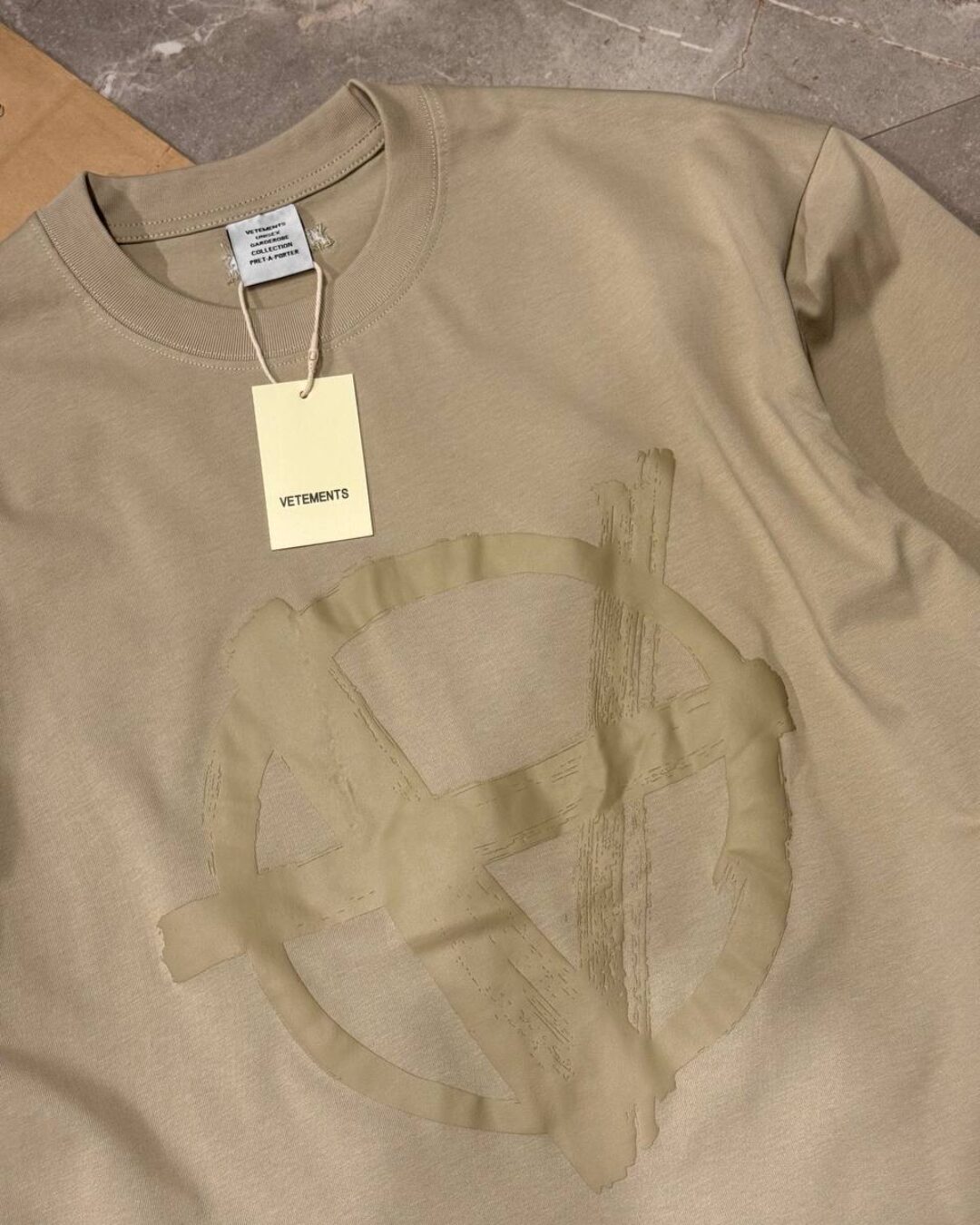 Футболка Vetements Anarchy