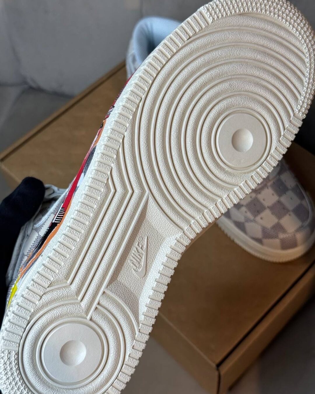 Кроссовки Nike Louis Vuitton x Air Force 1 Mid 'Graffiti'