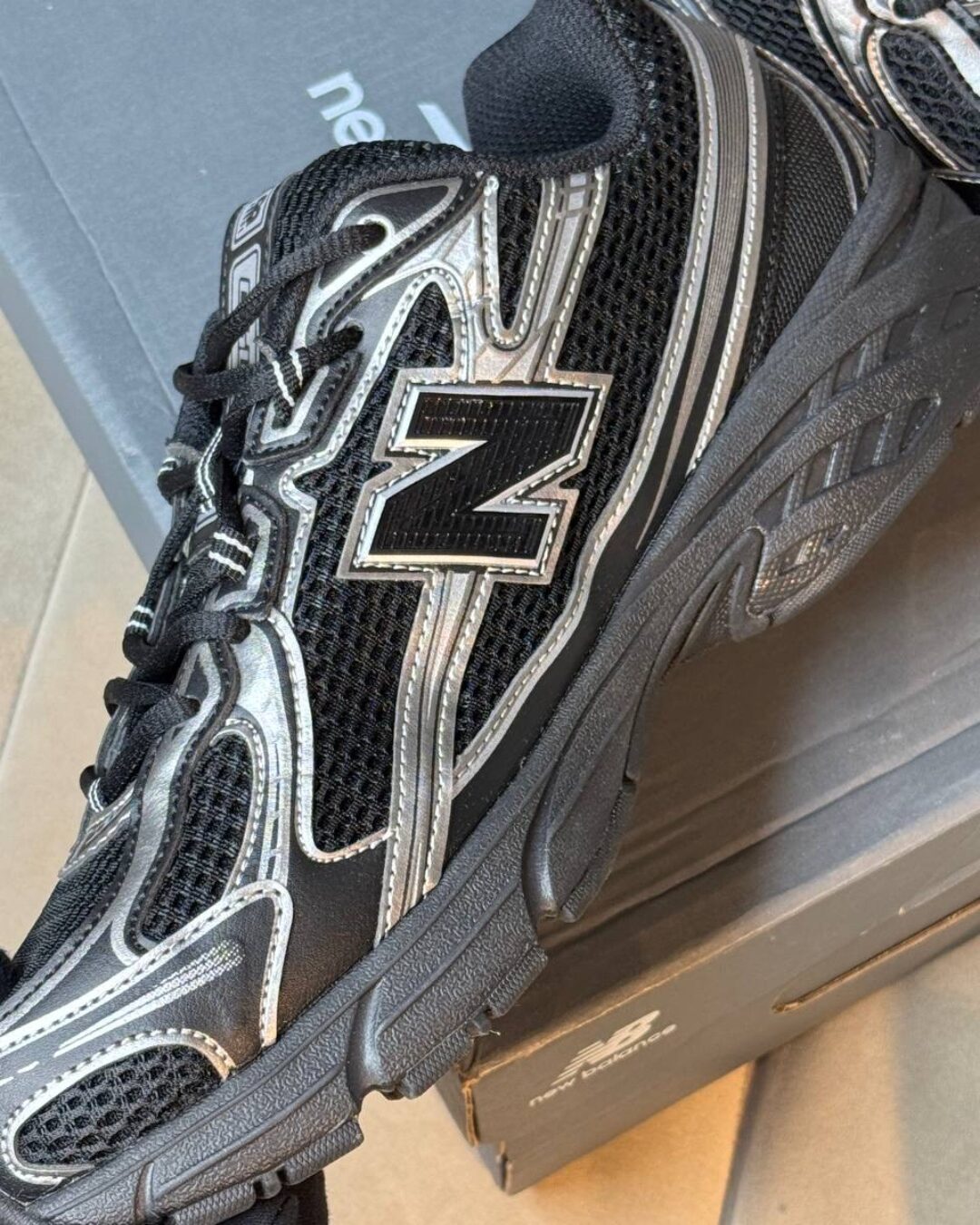 Кроссовки New Balance 740v2 Black Silver Metallic