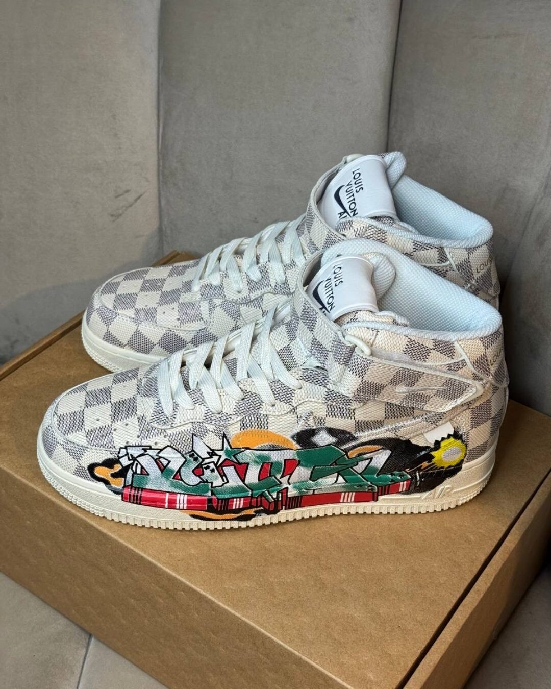 Кроссовки Nike Louis Vuitton x Air Force 1 Mid 'Graffiti'