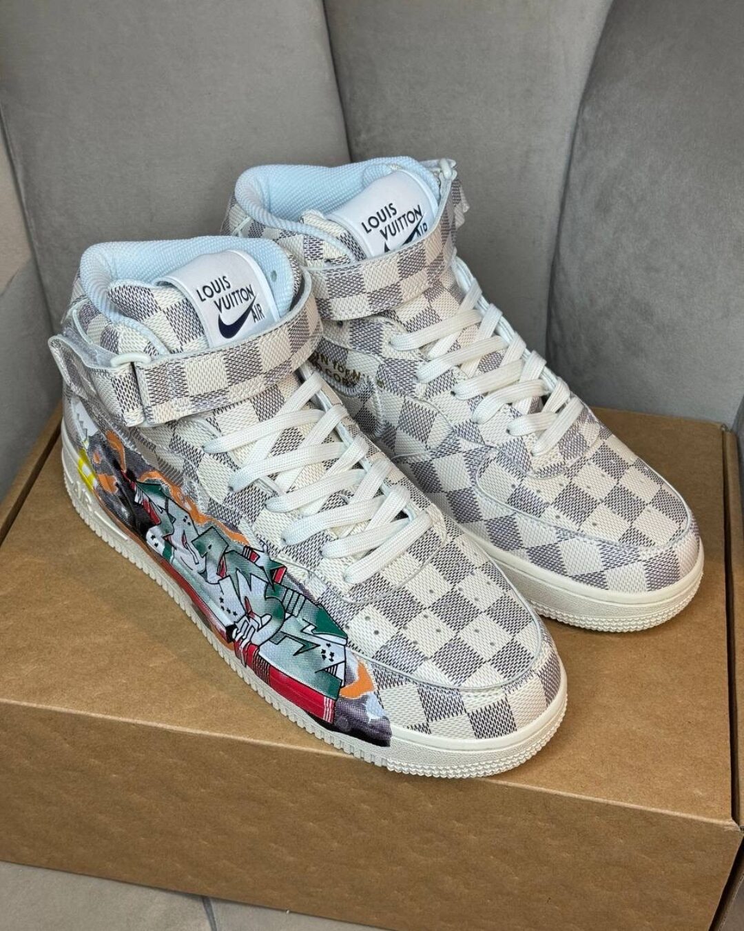 Кроссовки Nike Louis Vuitton x Air Force 1 Mid 'Graffiti'