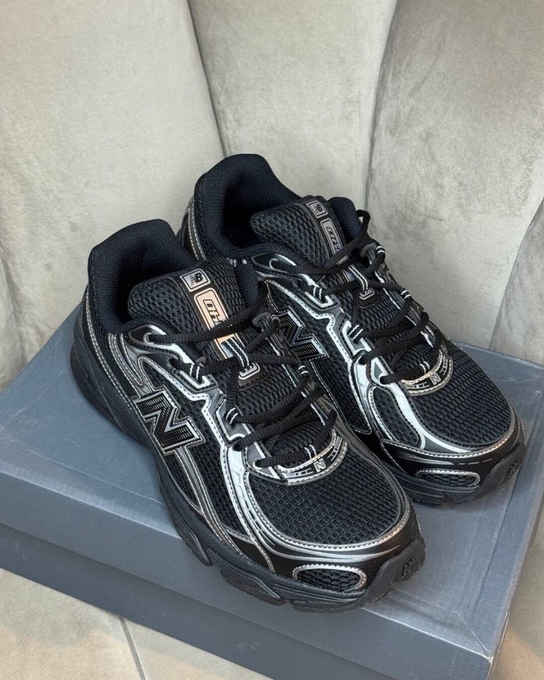 Кроссовки New Balance 740v2 Black Silver Metallic