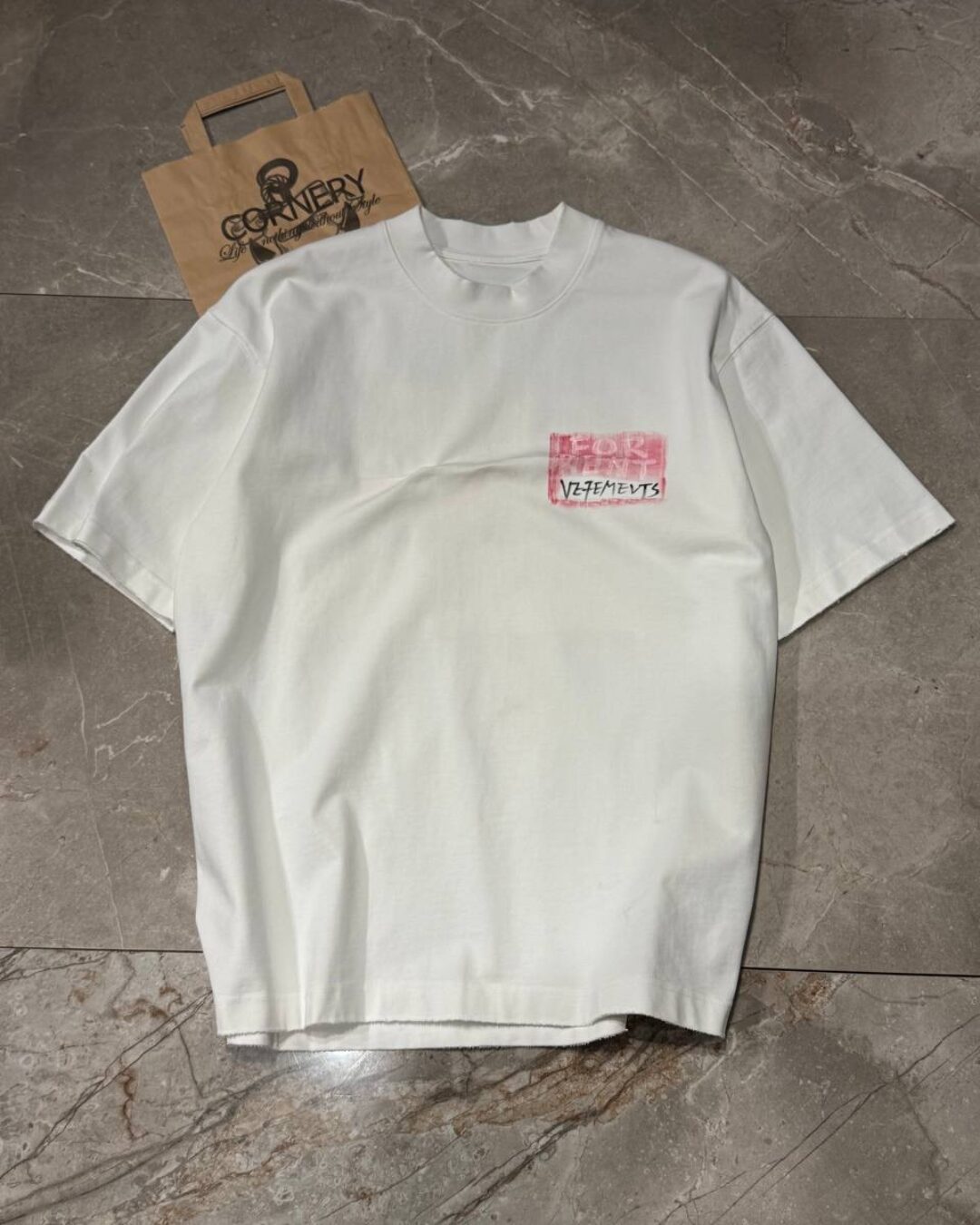 Футболка Vetements For Rent