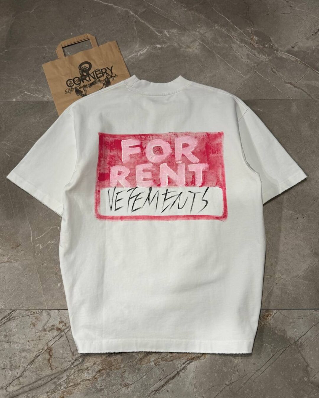 Футболка Vetements For Rent