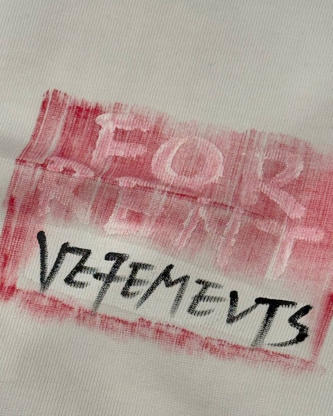 Футболка Vetements For Rent