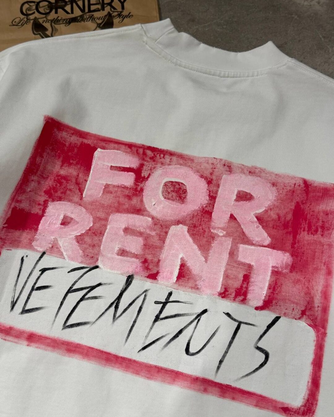 Футболка Vetements For Rent