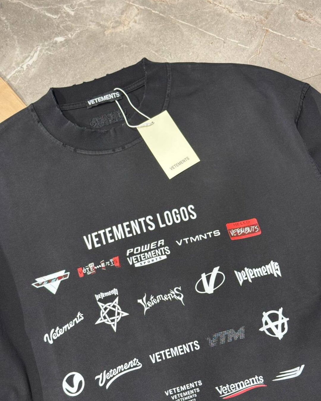 Футболка Vetements Logos