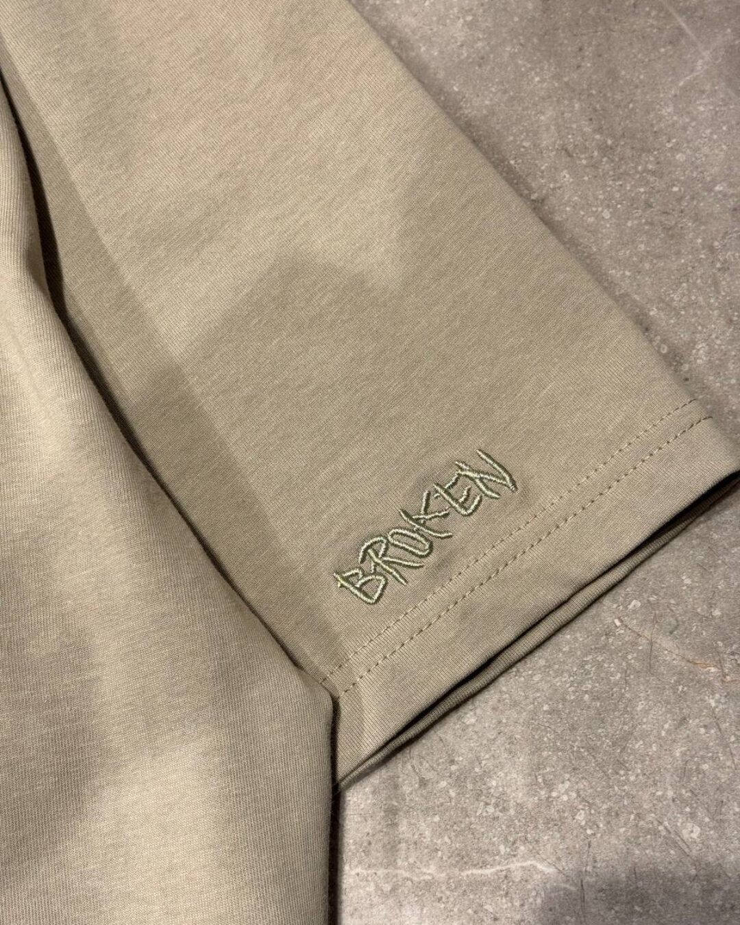 Футболка Broken Planet