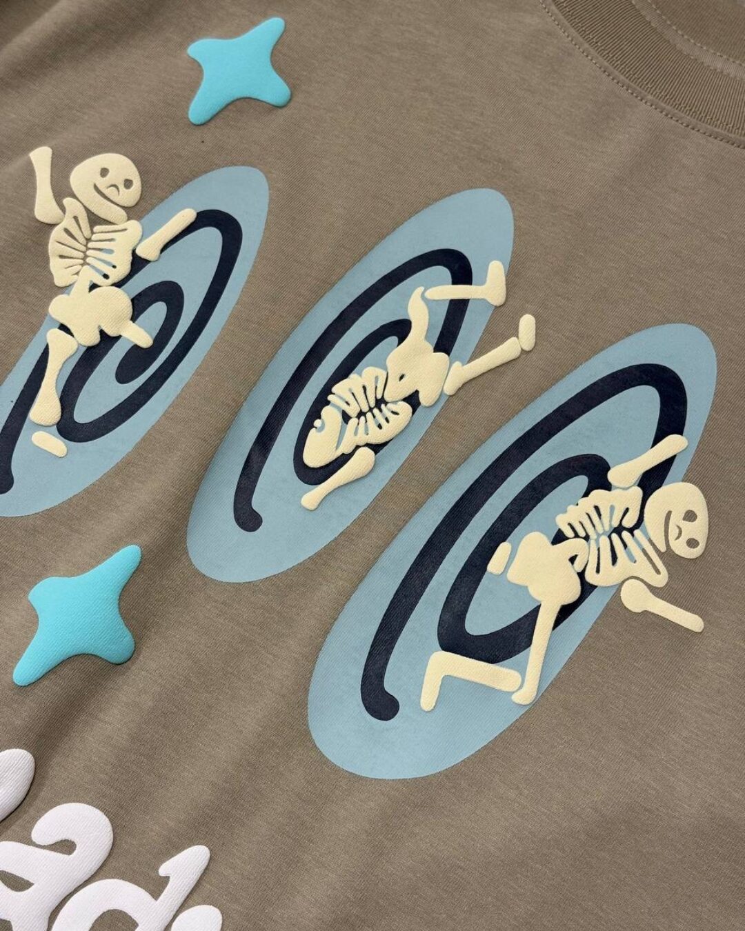 Футболка Broken Planet