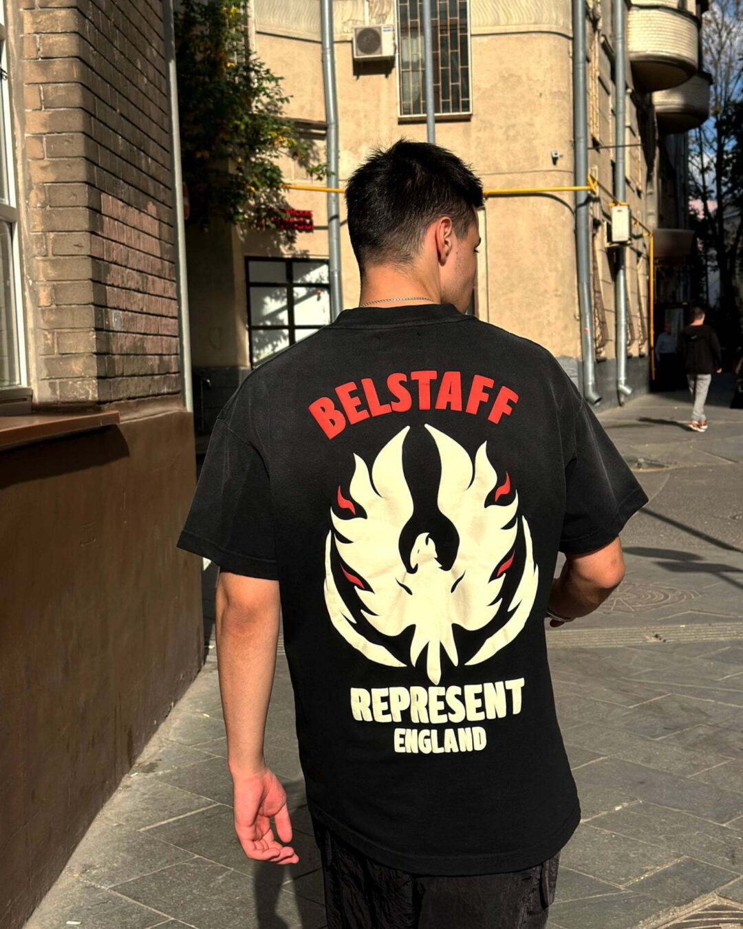 Футболка Represent