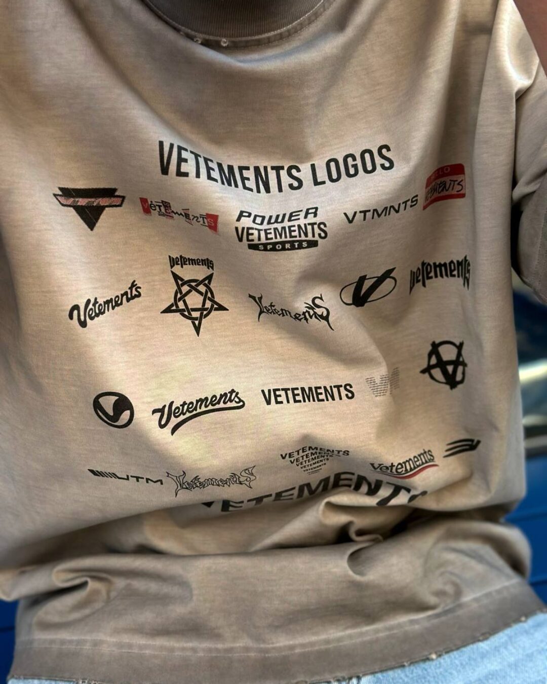 Футболка Vetements Logos