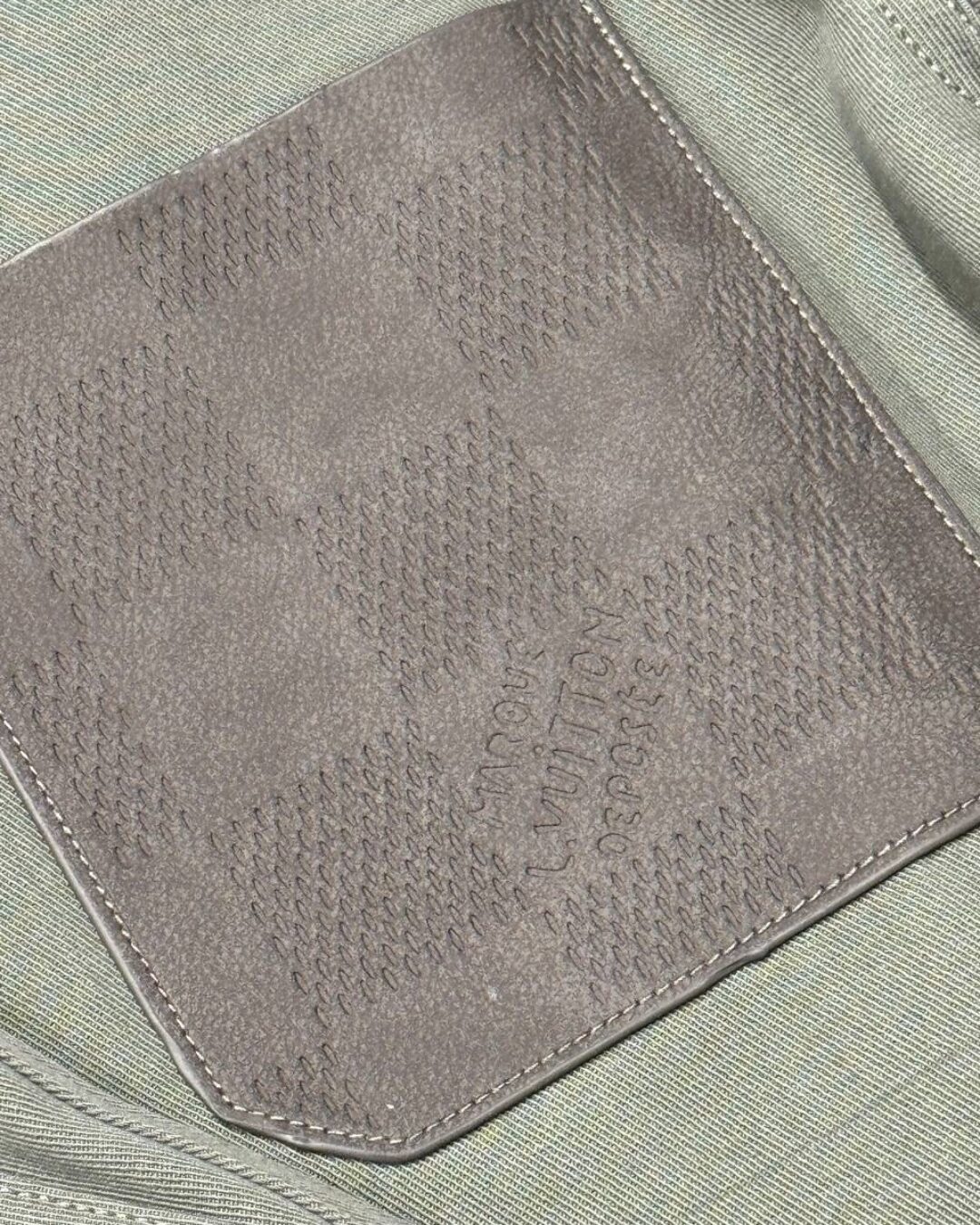 Костюм Louis Vuitton