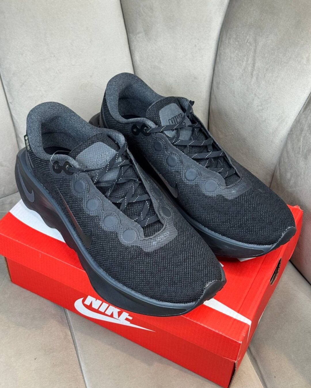 Кроссовки Nike