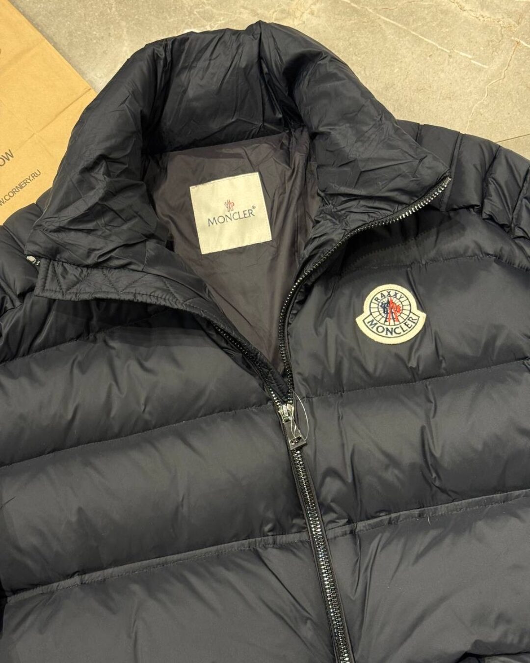 Пуховик Moncler