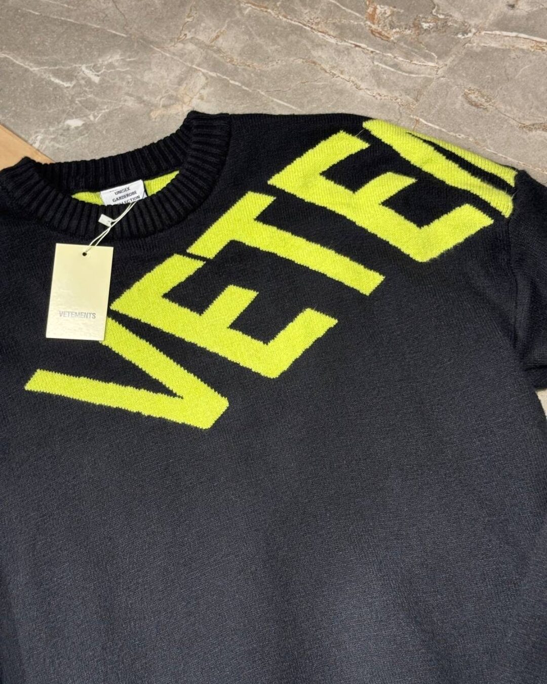 Свитер Vetements