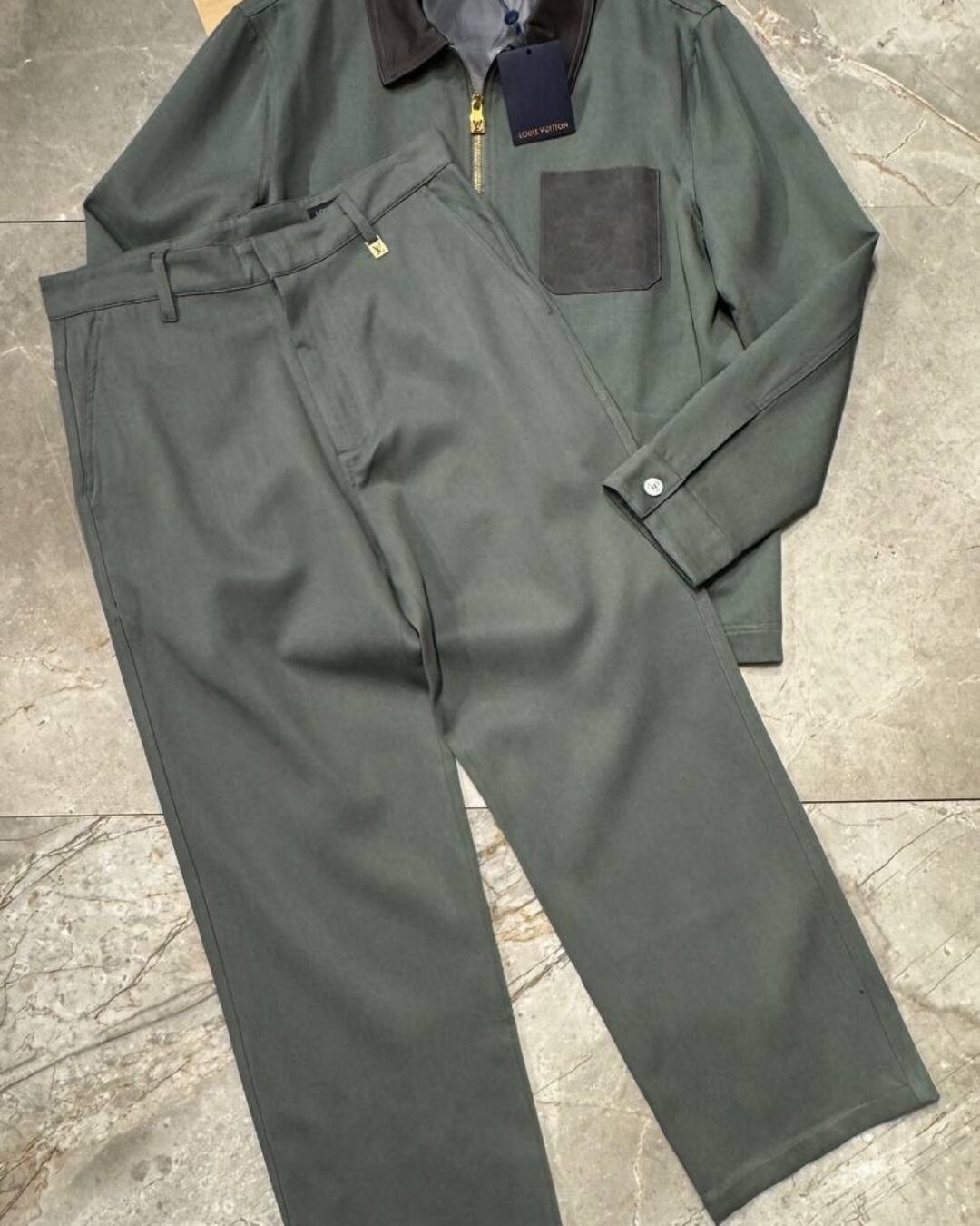 Костюм Louis Vuitton