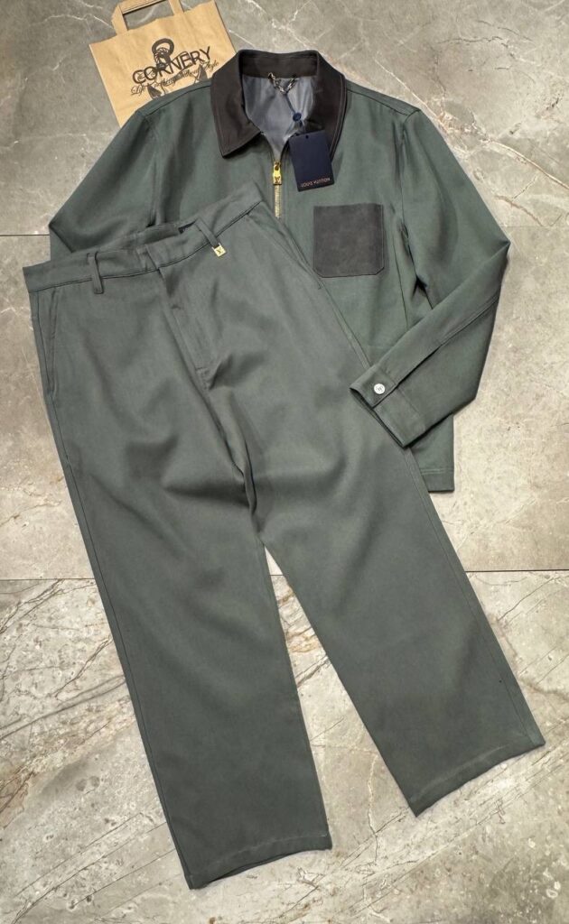 Костюм Louis Vuitton