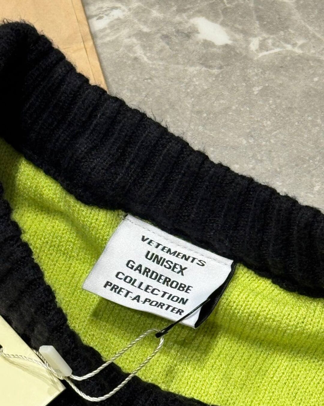 Свитер Vetements