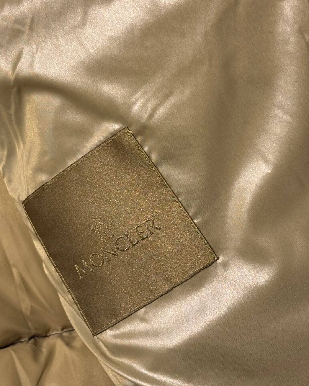 Пуховик Moncler