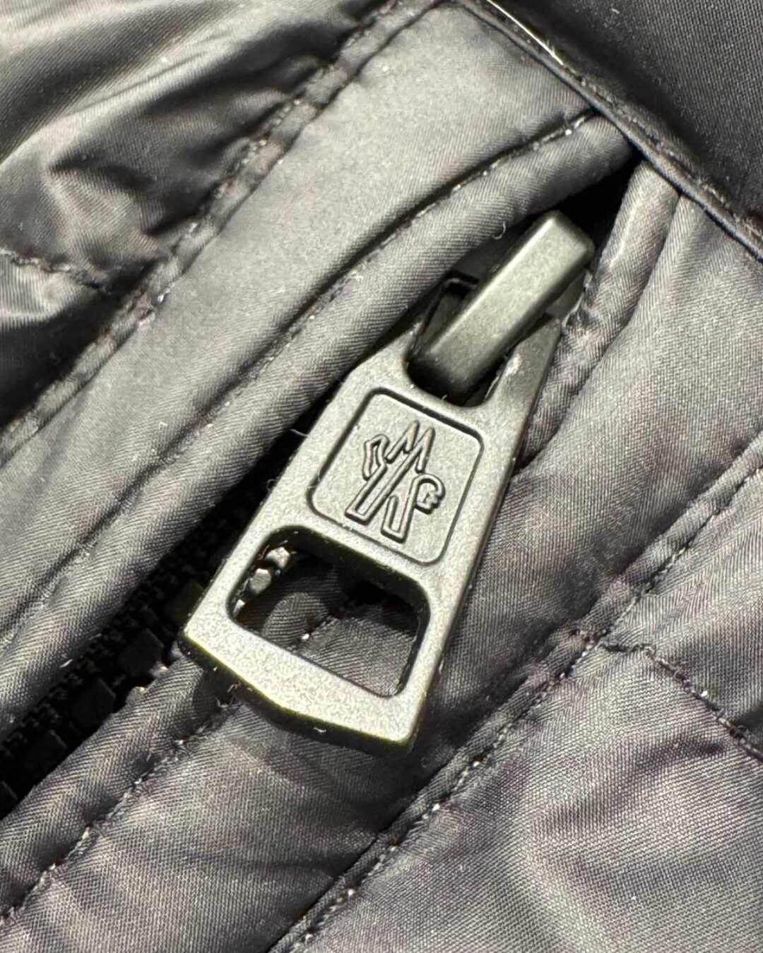 Пуховик Moncler