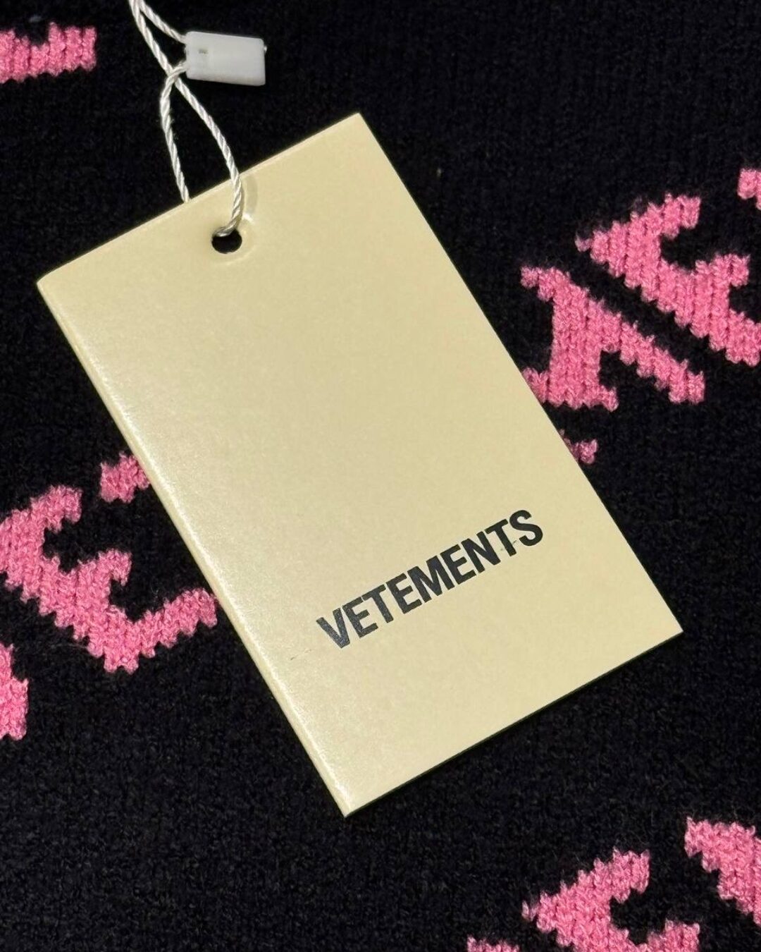 Свитер Vetements