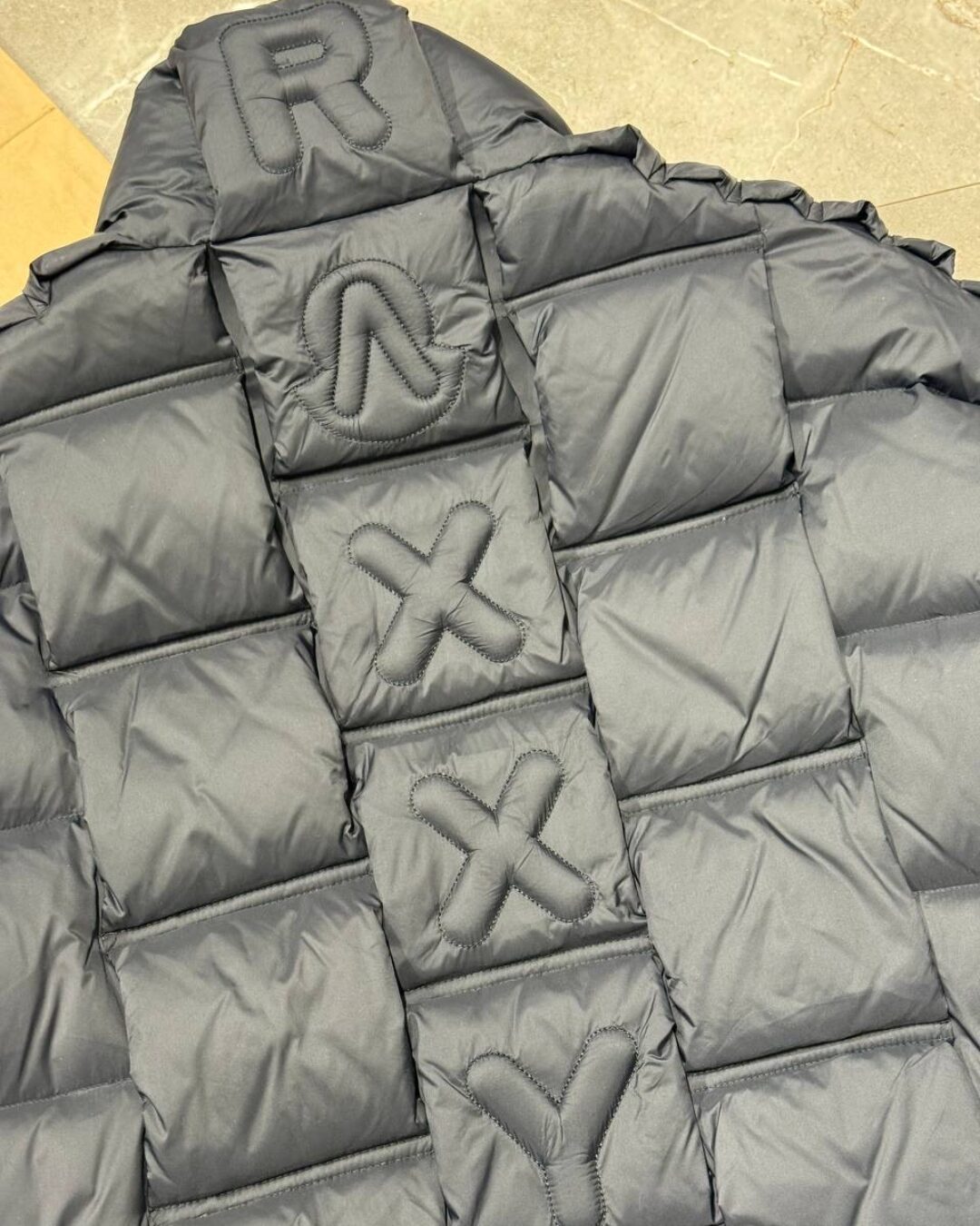 Пуховик Moncler