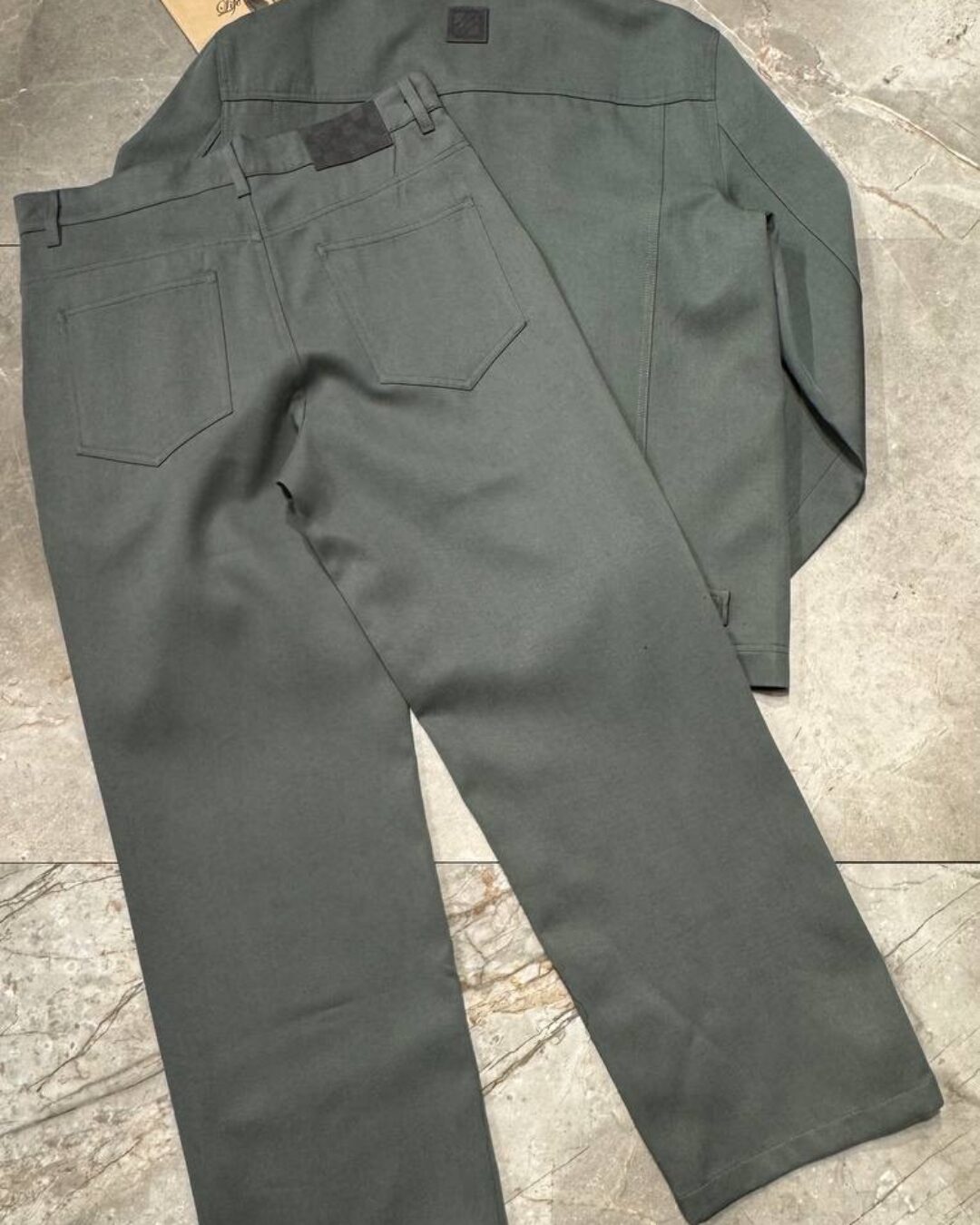 Костюм Louis Vuitton